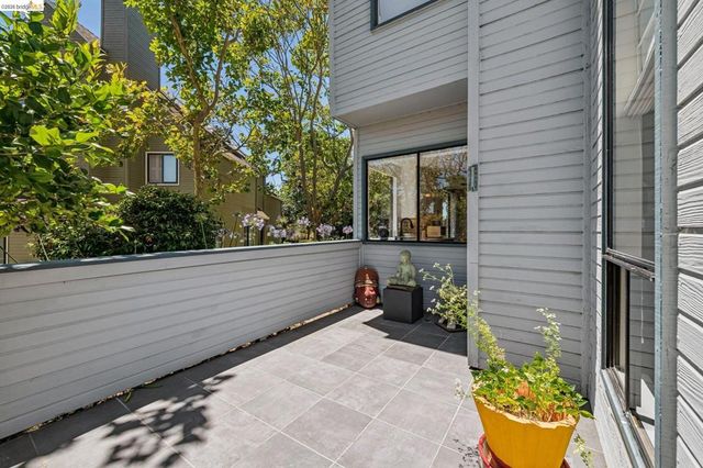 3300 Southridge Dr, Richmond, CA 94806