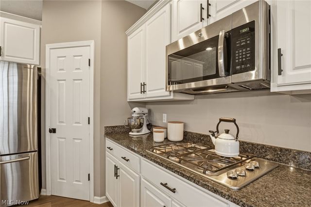 32895 Rebecca Lane, Avon Lake, OH 44012