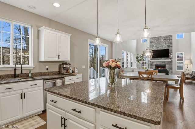 32895 Rebecca Lane, Avon Lake, OH 44012