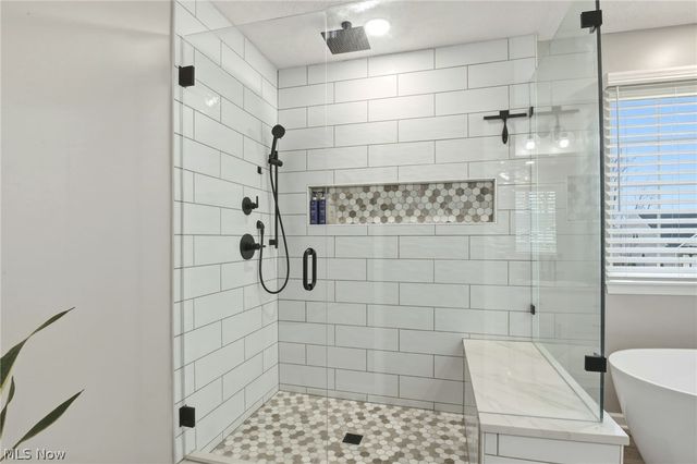32895 Rebecca Lane, Avon Lake, OH 44012