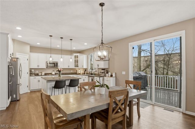 32895 Rebecca Lane, Avon Lake, OH 44012