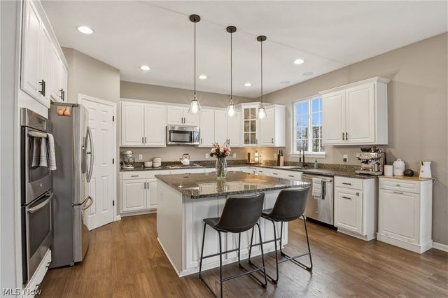 32895 Rebecca Lane, Avon Lake, OH 44012