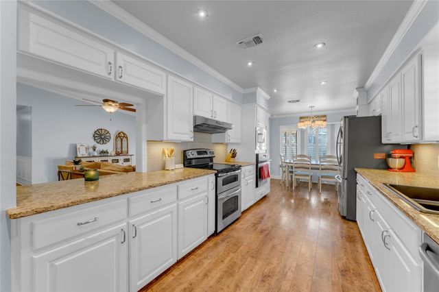 213 Corder LN, Burnet, TX 78611