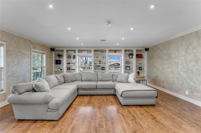 213 Corder LN, Burnet, TX 78611