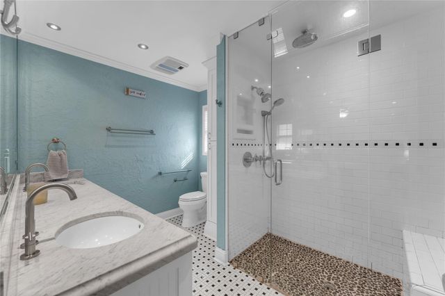 213 Corder LN, Burnet, TX 78611