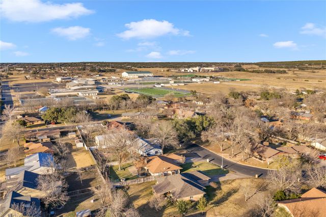 213 Corder LN, Burnet, TX 78611