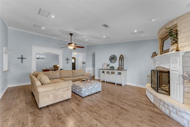 213 Corder LN, Burnet, TX 78611