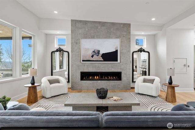 11921 90th Ave NE, Kirkland, WA 98034