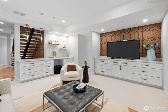 11921 90th Ave NE, Kirkland, WA 98034