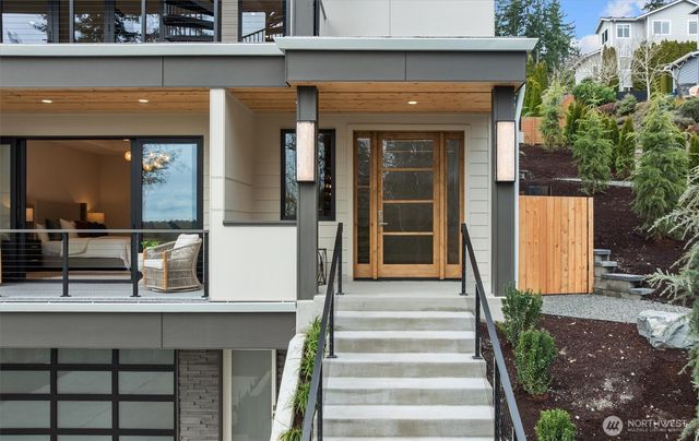 11921 90th Ave NE, Kirkland, WA 98034