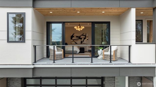 11921 90th Ave NE, Kirkland, WA 98034