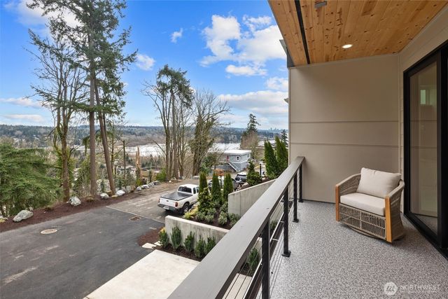 11921 90th Ave NE, Kirkland, WA 98034