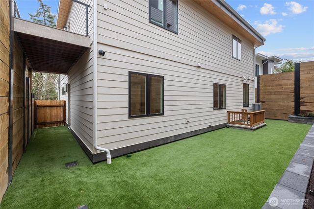 11921 90th Ave NE, Kirkland, WA 98034