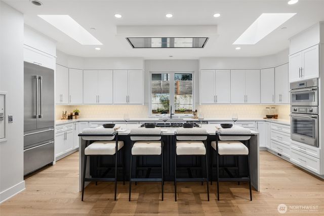 11921 90th Ave NE, Kirkland, WA 98034