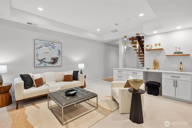 11921 90th Ave NE, Kirkland, WA 98034