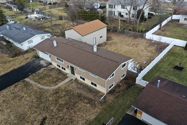 907 W North Avenue, Lake Bluff, IL 60044