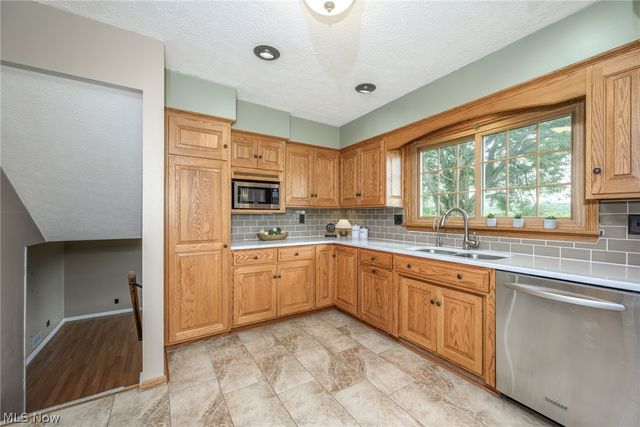 496 Howe Road, Kent, OH 44240