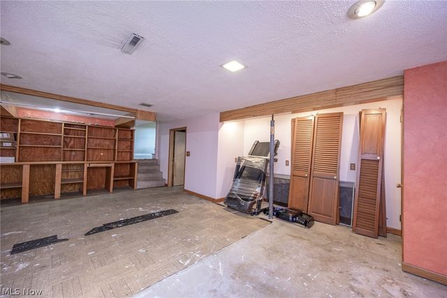 496 Howe Road, Kent, OH 44240