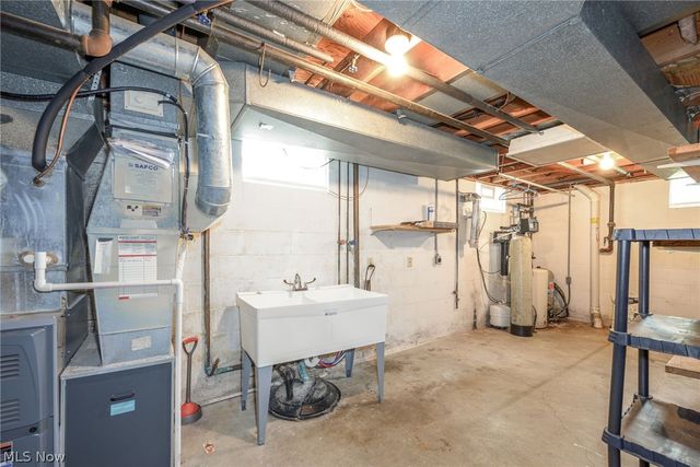 496 Howe Road, Kent, OH 44240