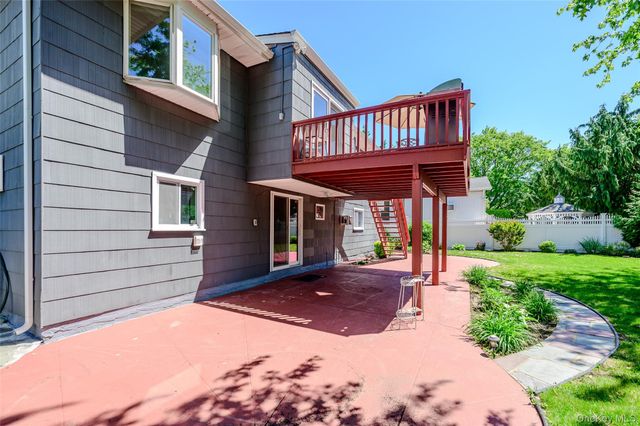 491 Bunker Drive, Oceanside, NY 11572