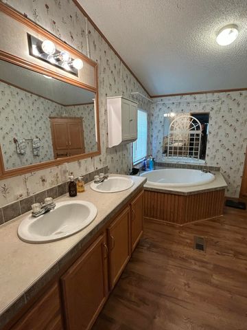 78 White Oak Lane, Monticello, KY 42633