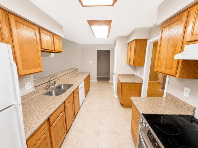 6221 Silver Leaf Drive, League City, TX 77573