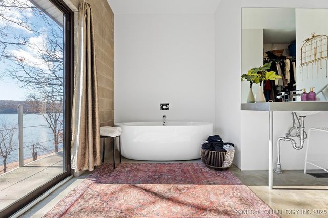 53507 E 344 Road, Jay, OK 74346