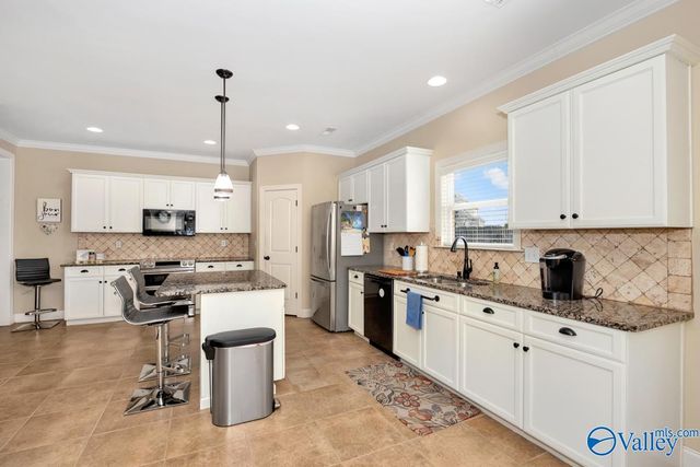 8 Crimson Cloud SW, Huntsville, AL 35824