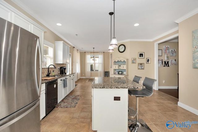 8 Crimson Cloud SW, Huntsville, AL 35824