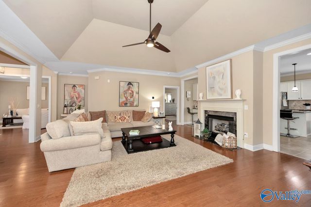 8 Crimson Cloud SW, Huntsville, AL 35824