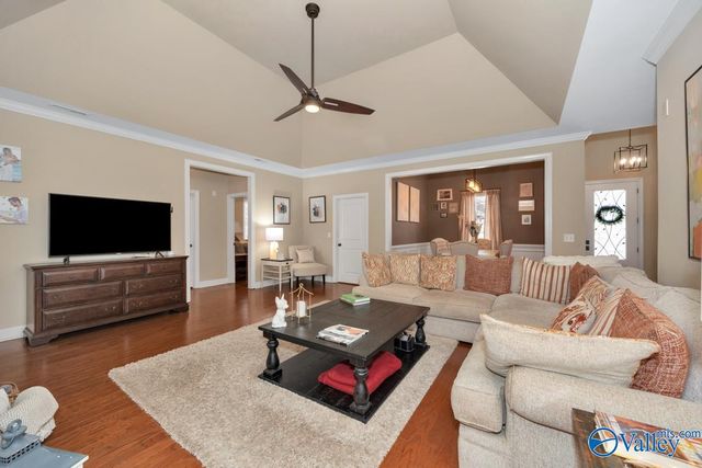 8 Crimson Cloud SW, Huntsville, AL 35824