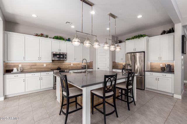 3251 E BRYCE Lane, Phoenix, AZ 85050