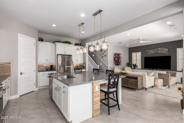 3251 E BRYCE Lane, Phoenix, AZ 85050