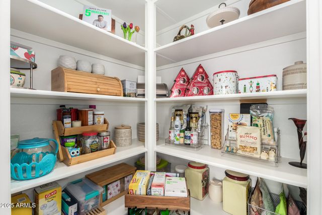 3251 E BRYCE Lane, Phoenix, AZ 85050