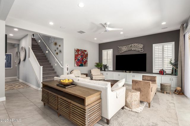 3251 E BRYCE Lane, Phoenix, AZ 85050