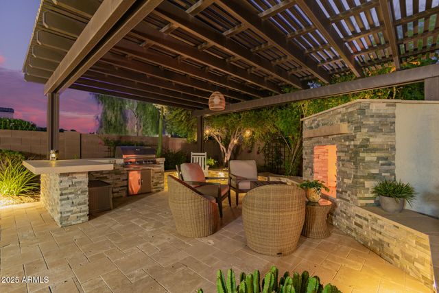 3251 E BRYCE Lane, Phoenix, AZ 85050