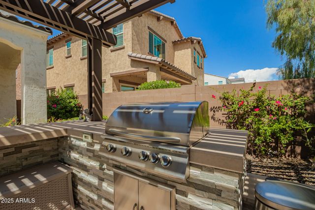 3251 E BRYCE Lane, Phoenix, AZ 85050