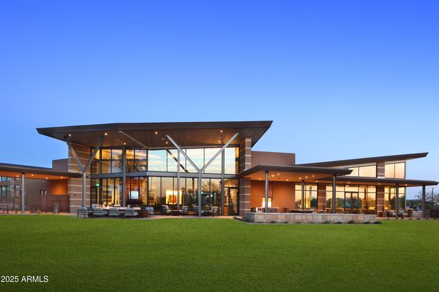 3251 E BRYCE Lane, Phoenix, AZ 85050