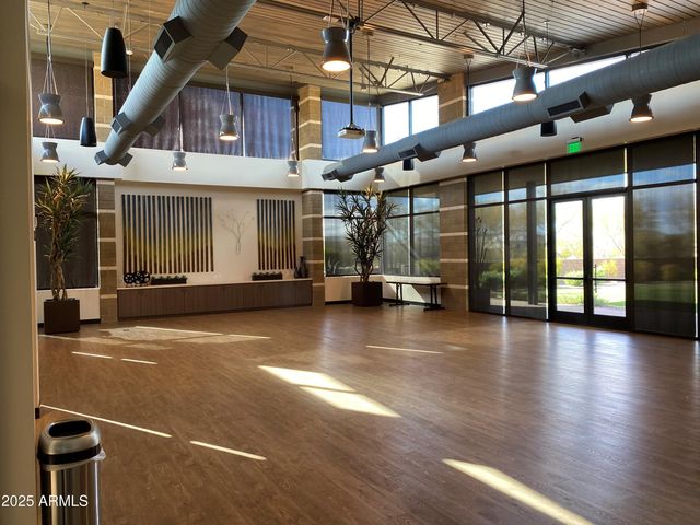 3251 E BRYCE Lane, Phoenix, AZ 85050