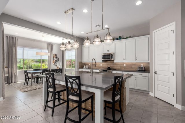 3251 E BRYCE Lane, Phoenix, AZ 85050