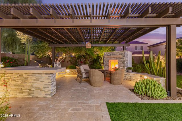 3251 E BRYCE Lane, Phoenix, AZ 85050