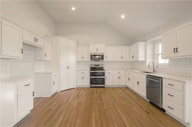 1026 Jasmine Drive, Liberty, MO 64068