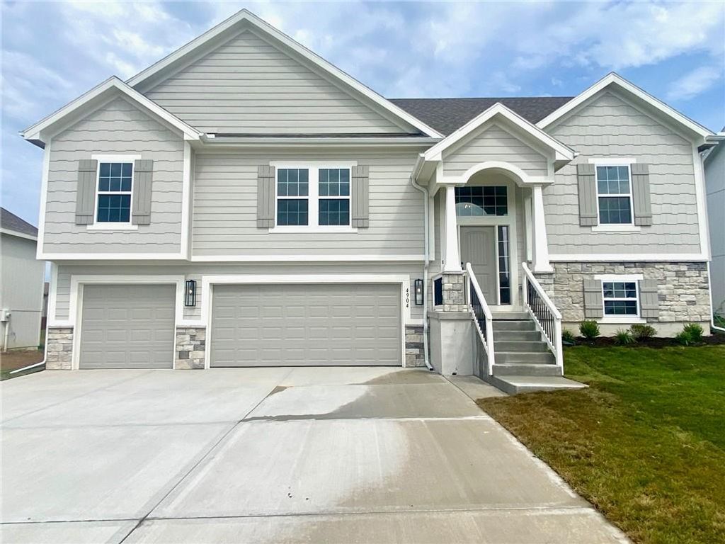 1026 Jasmine Drive, Liberty, MO 64068