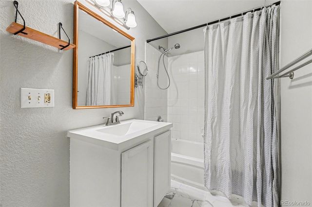 13085 W Cedar Drive 111, Lakewood, CO 80228