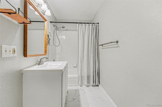 13085 W Cedar Drive 111, Lakewood, CO 80228