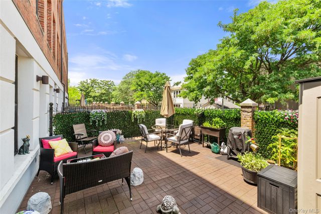 7608 69th Place 1B, Glendale, NY 11385