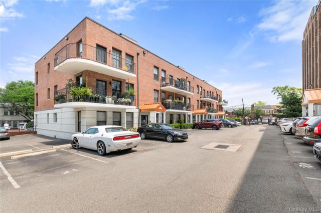 7608 69th Place 1B, Glendale, NY 11385