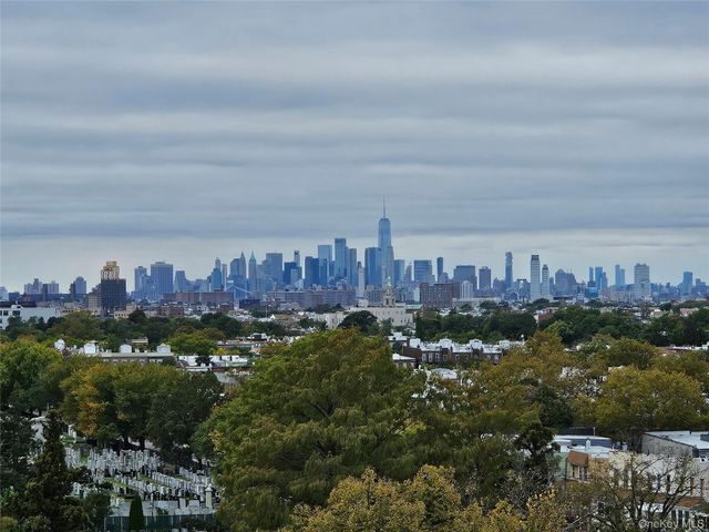 7608 69th Place 1B, Glendale, NY 11385