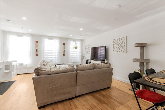 7608 69th Place 1B, Glendale, NY 11385