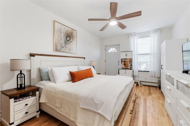 7608 69th Place 1B, Glendale, NY 11385